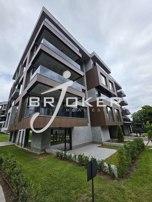 Продава се Тристаен апартамент в София, Горна баня - 177 кв.м за 1780 €/кв.м - Снимка #3