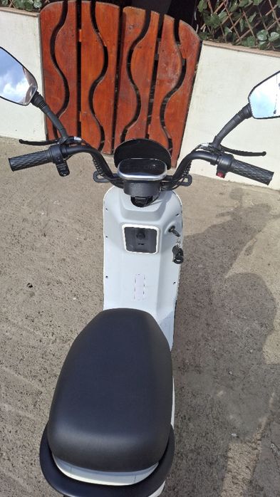 Vând URGENT Scuter Electric