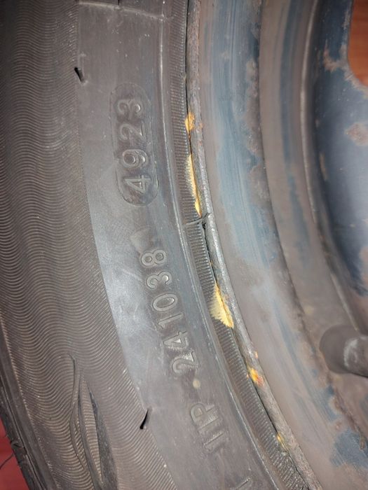 Vând 4 roți 5×100 R15