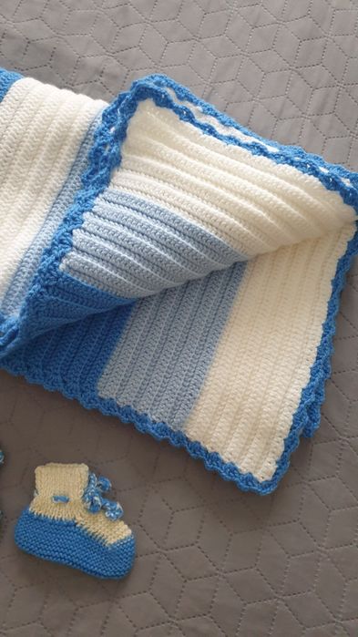 Pătură/paturică tricotata manual bebe si botosi
