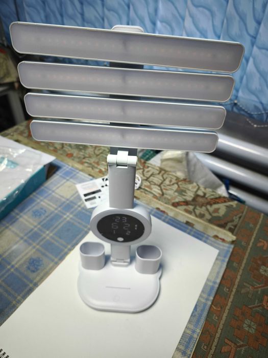 Lampa birou cu acumulator si ceas
