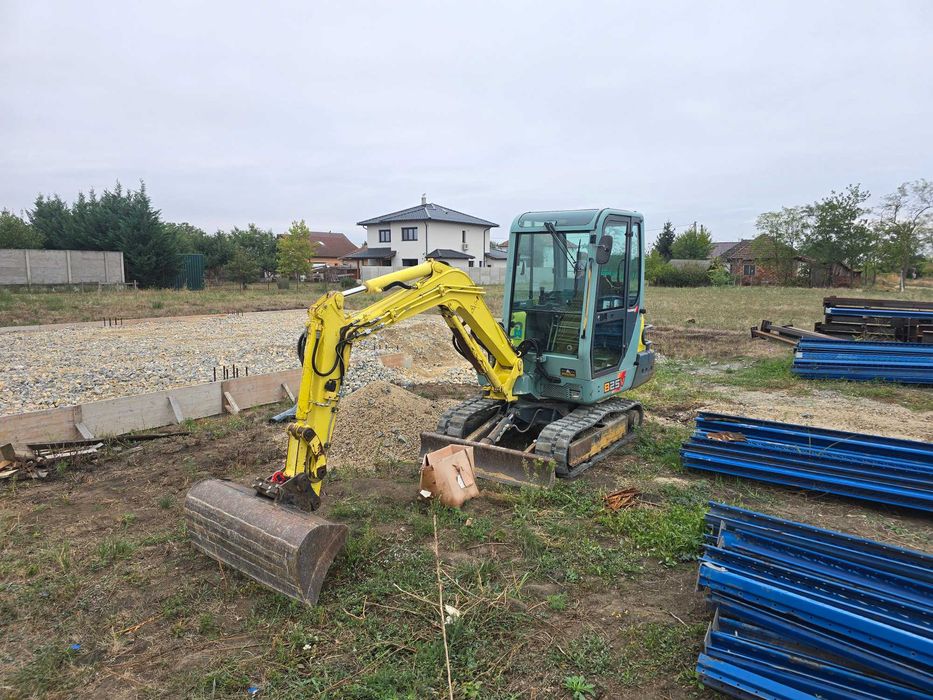 Miniexcavator yanmar