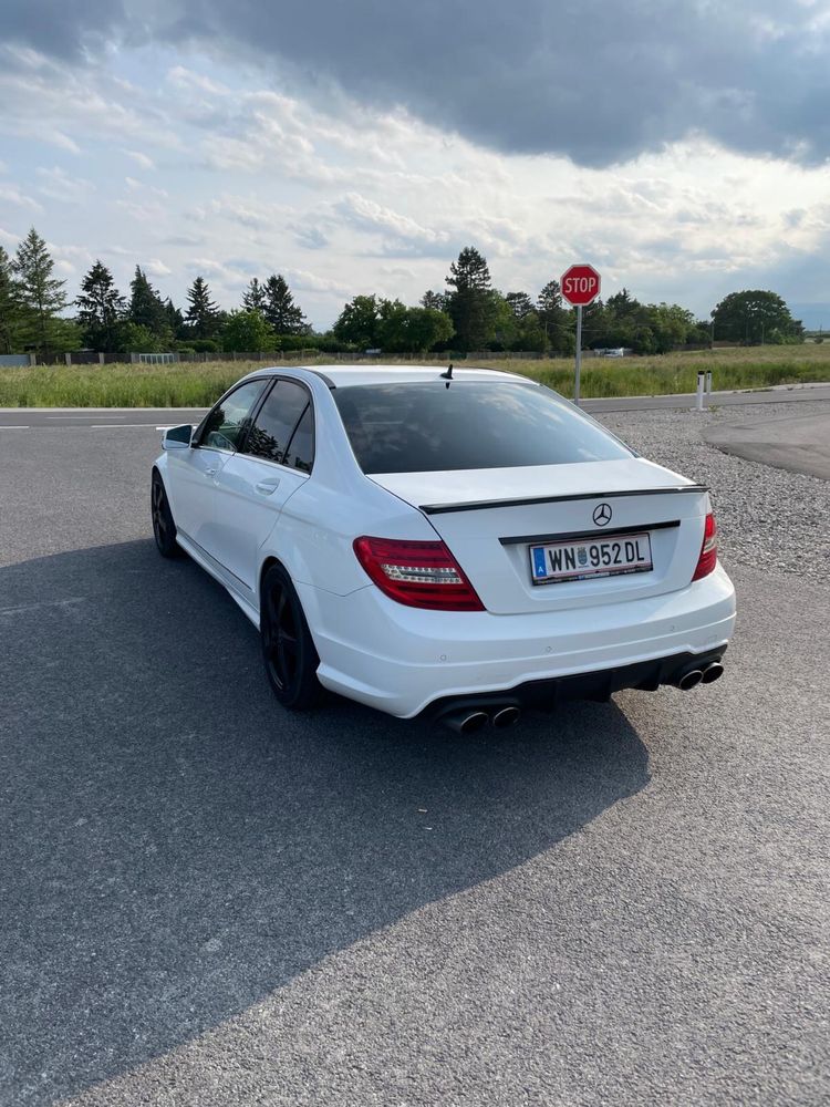Mercedes Benz C class 1.8 benzina 2012