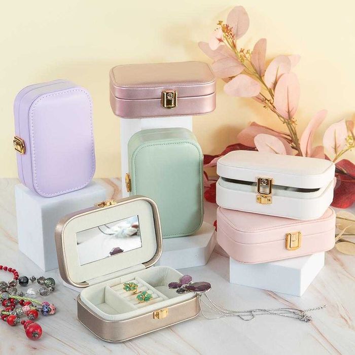 Кутия за Бижута с Огледало и Ключ