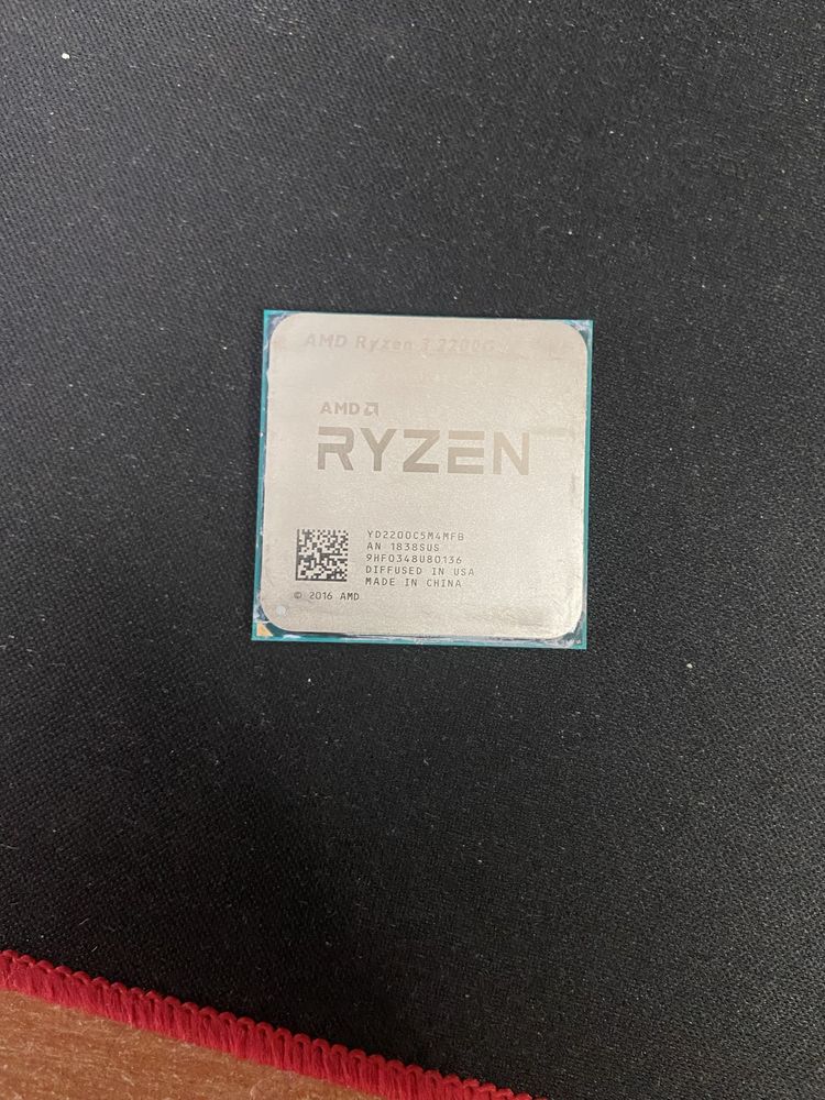 AMD RYZEN 3 2200g