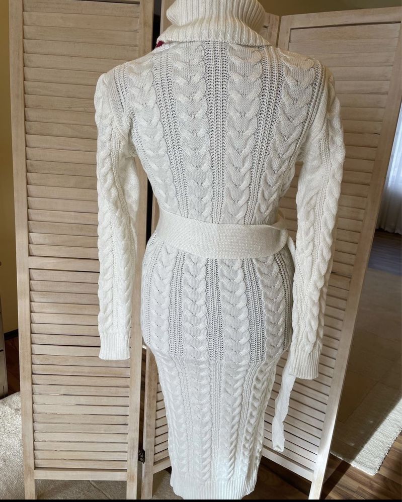 Rochie alba tricotata crosetata material stil lana