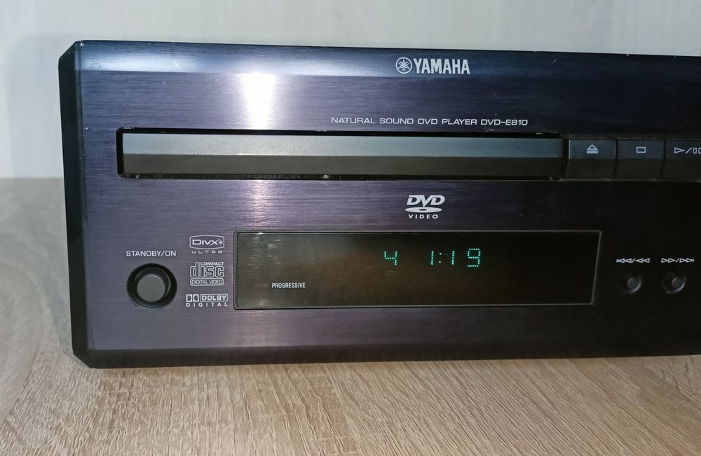 Vand Player Yamaha DVD-E810