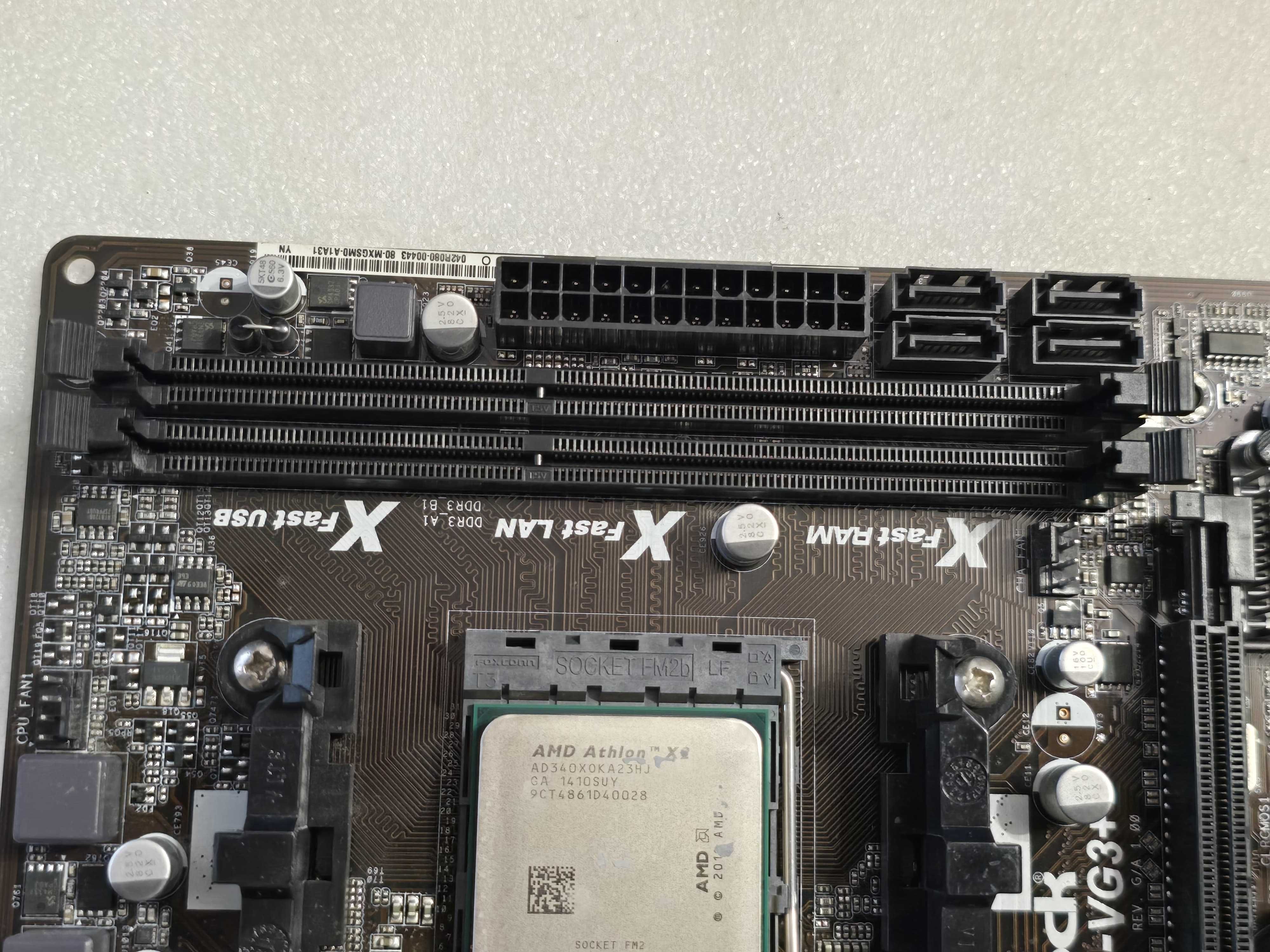 Placa de baza ASRock, FM2A55M-VG3+, Socket FM2+, + AMD Athlon X2 340