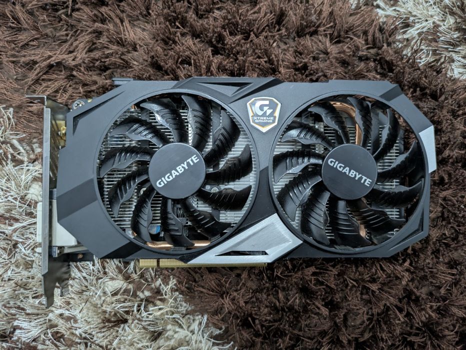 Placa video gtx 560, 950, 1050, AMD Radeon HD 4890