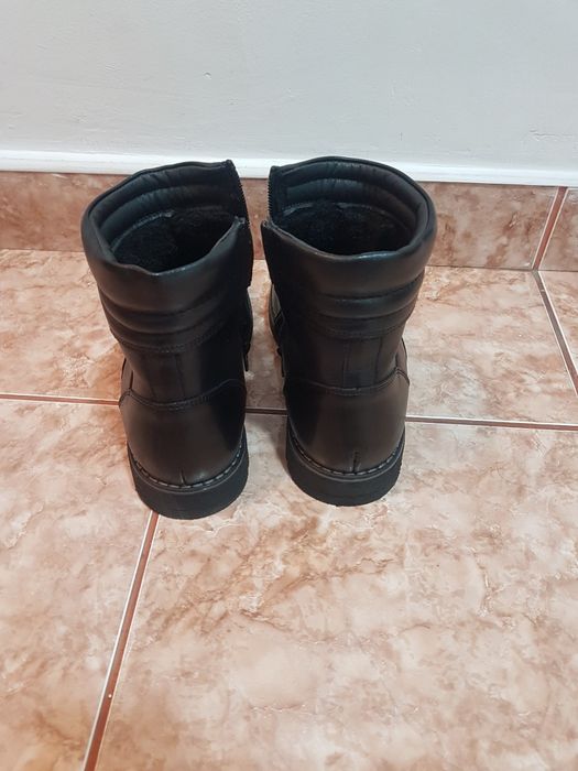 Cizme de piele negre