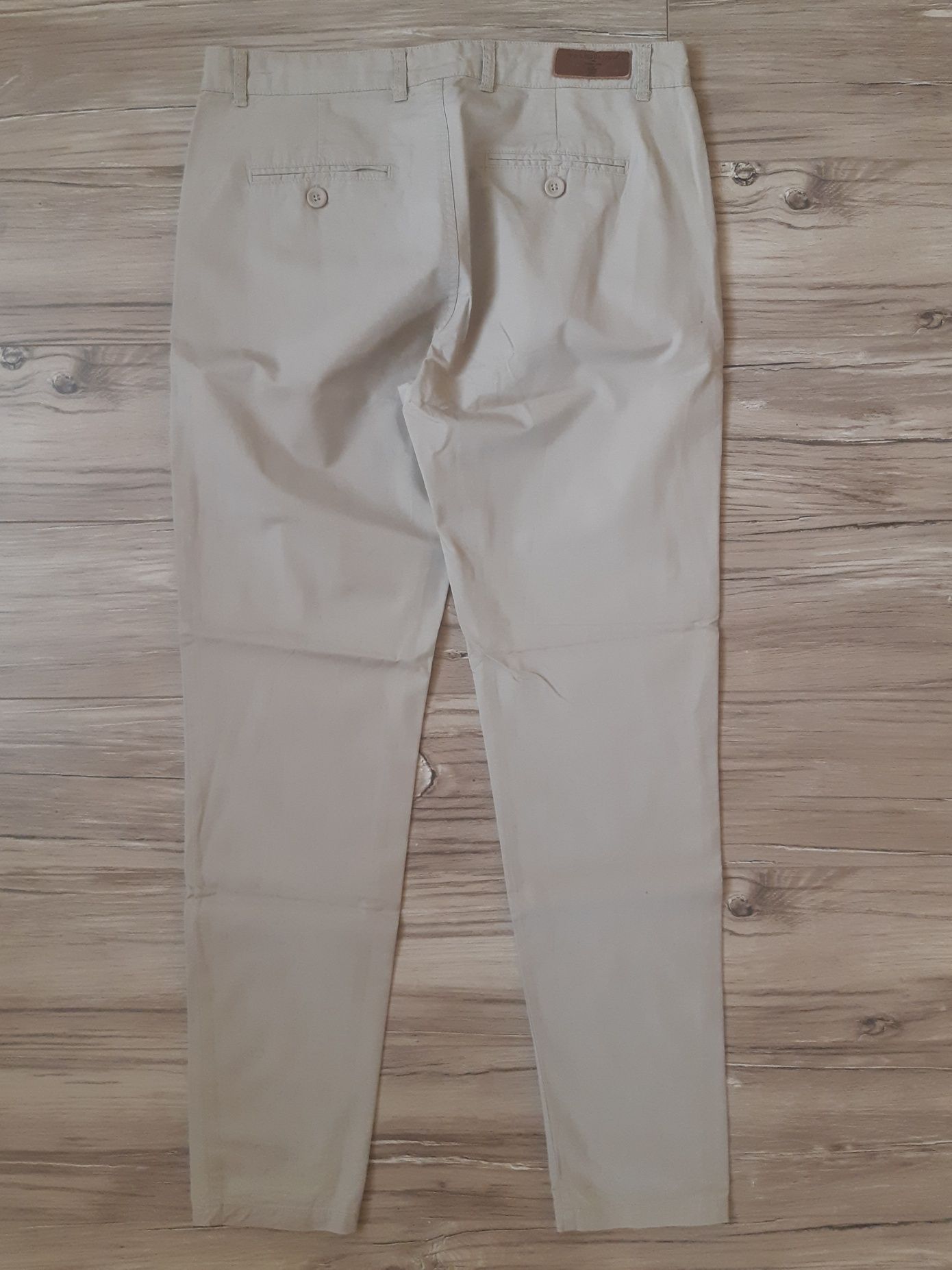 Pantaloni de dama Vero Moda noi