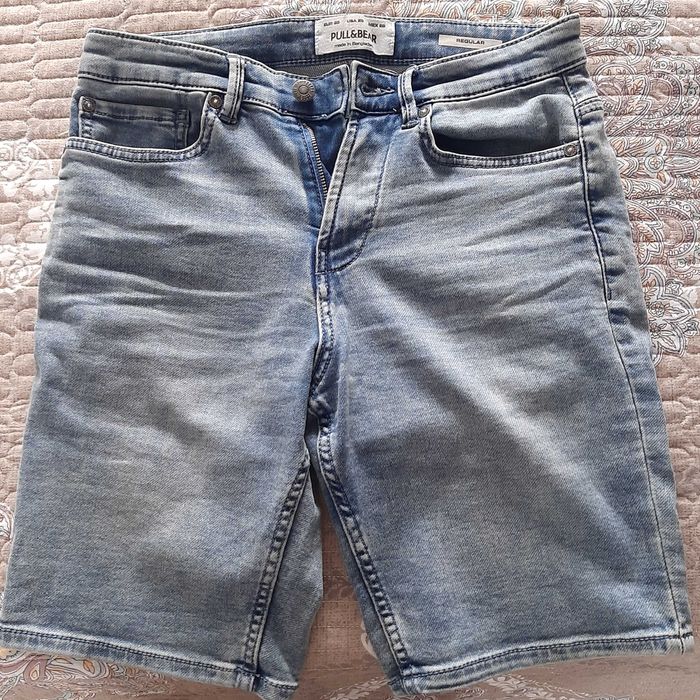 Pantaloni scurti de blugi