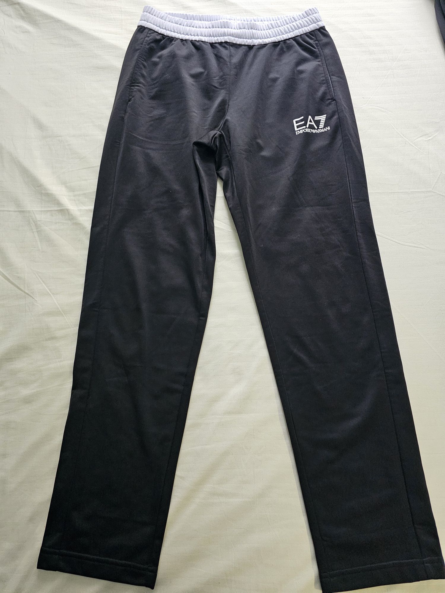 Trening Armani EA7 ( impecabil )