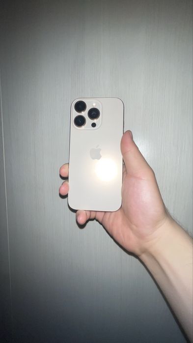 Apple iPhone 16 Pro 128Gb золотистый
