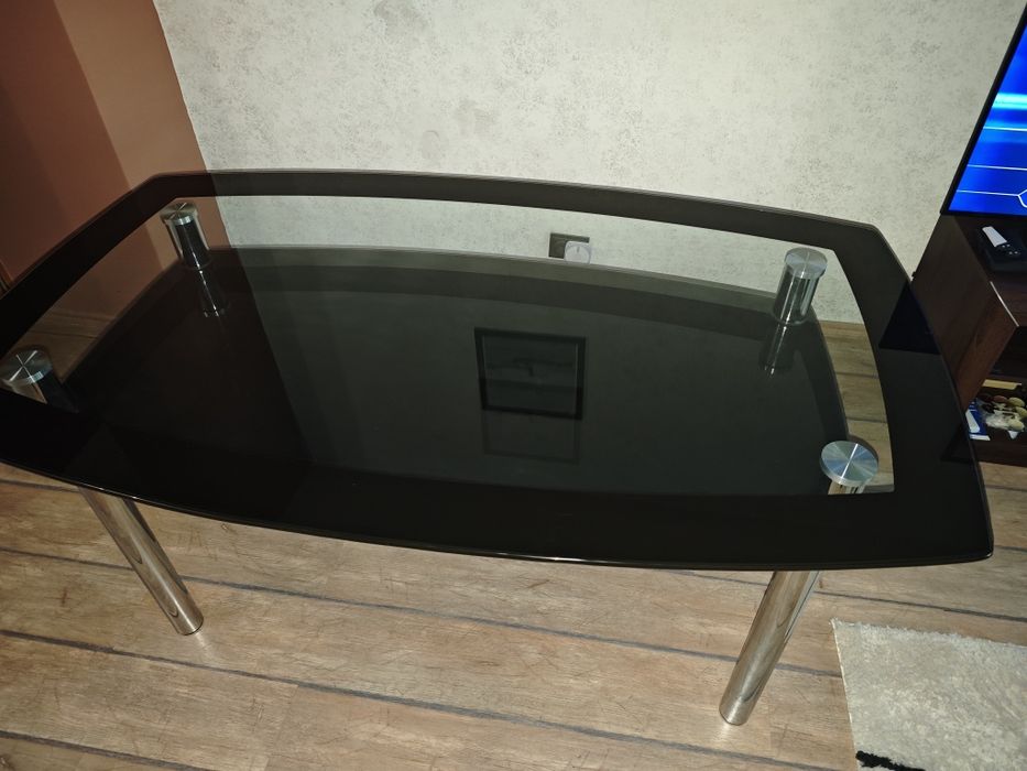 Продавам Трапезна маса.