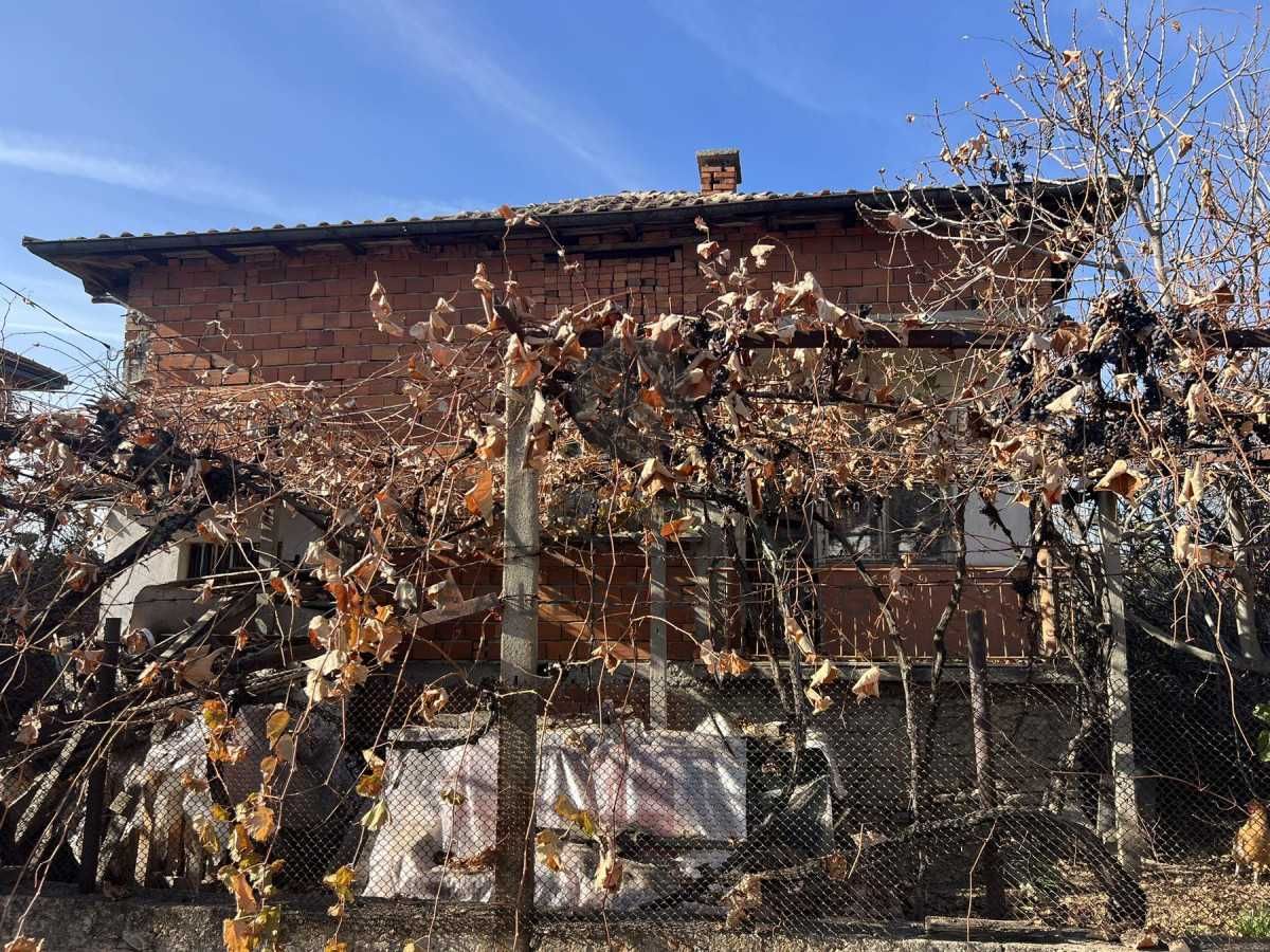 оф.21846 Къща с Двор с.Златитрап