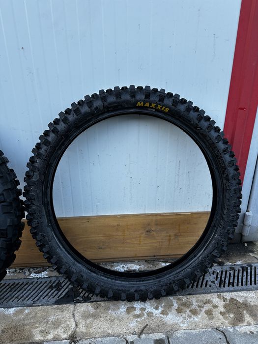 Гуми Максис 140/80-18 & 90/90-21