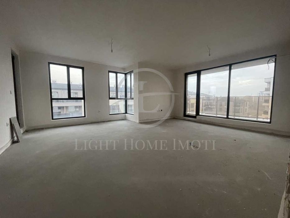 Продава се Тристаен апартамент в Пловдив, Христо Смирненски - 113 кв.м за 1638 €/кв.м - Снимка #1