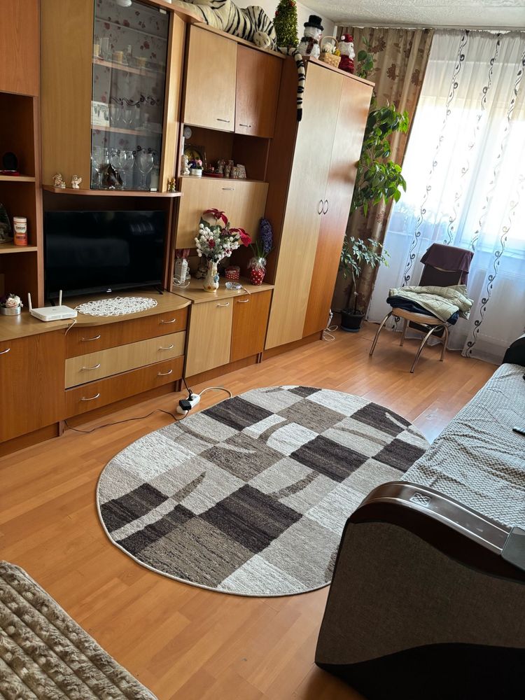 Schimb apartament 3 camere cu o casa zona Bradu/Geamana