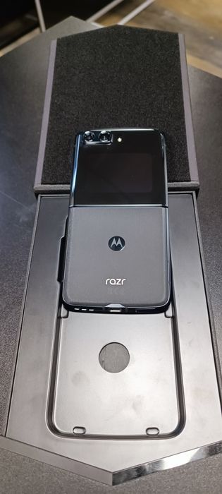 Motorola RAZR 256gb 8gb ram
