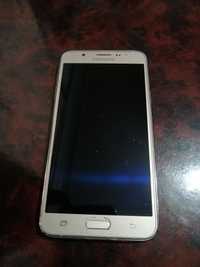 J7 Samsung telefon