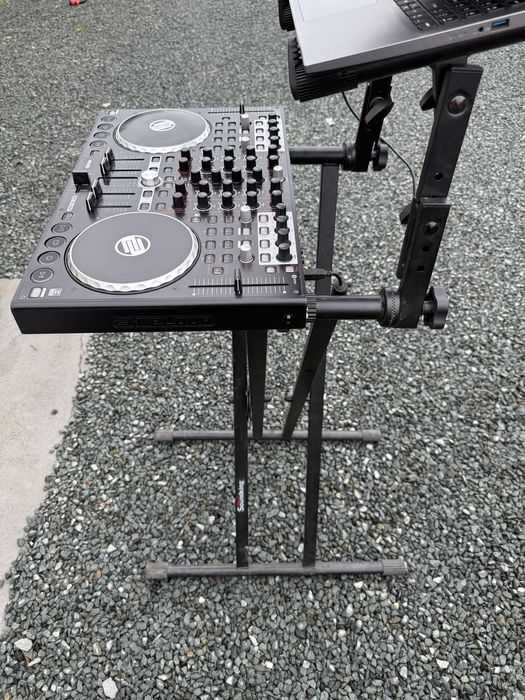 Mixer Reloop treminal mix 4