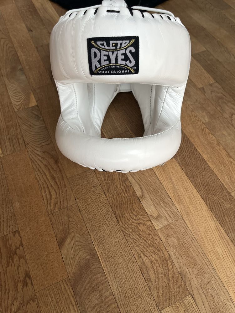 Каска за бокс Cleto Reyes