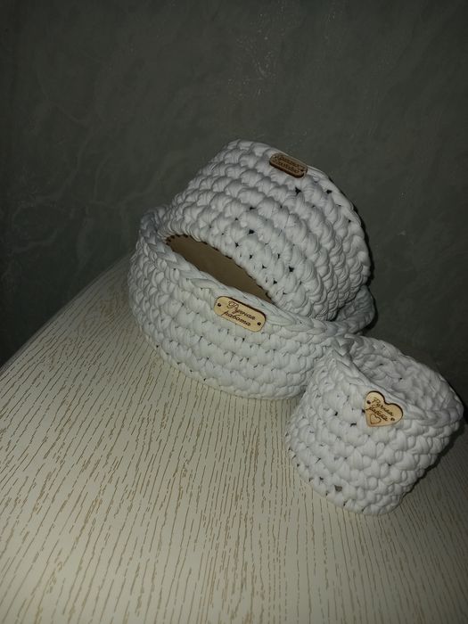 Продам вязанные корзины.