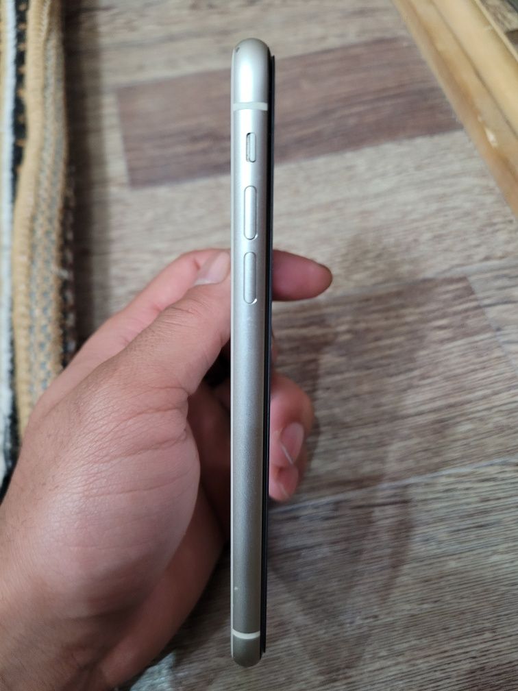 iPhone 11  (holati ideal)