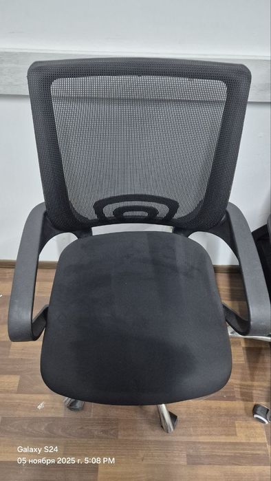 Офисные рабочие  кресла
