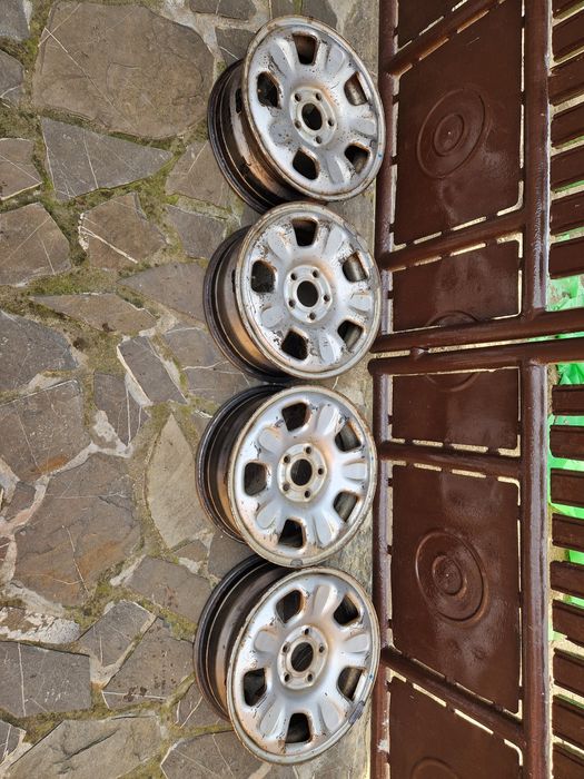 Jante 16 inch 5x114.3 Duster
ET50 6j

Au fost montate pe Duster 2016
2