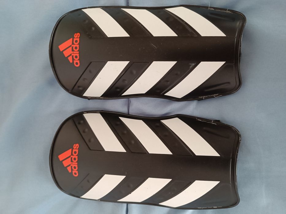 Футболни кори Адидас