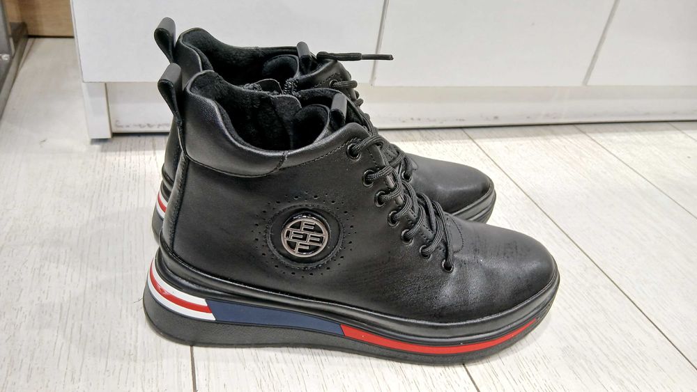 Симпатични спортни боти.