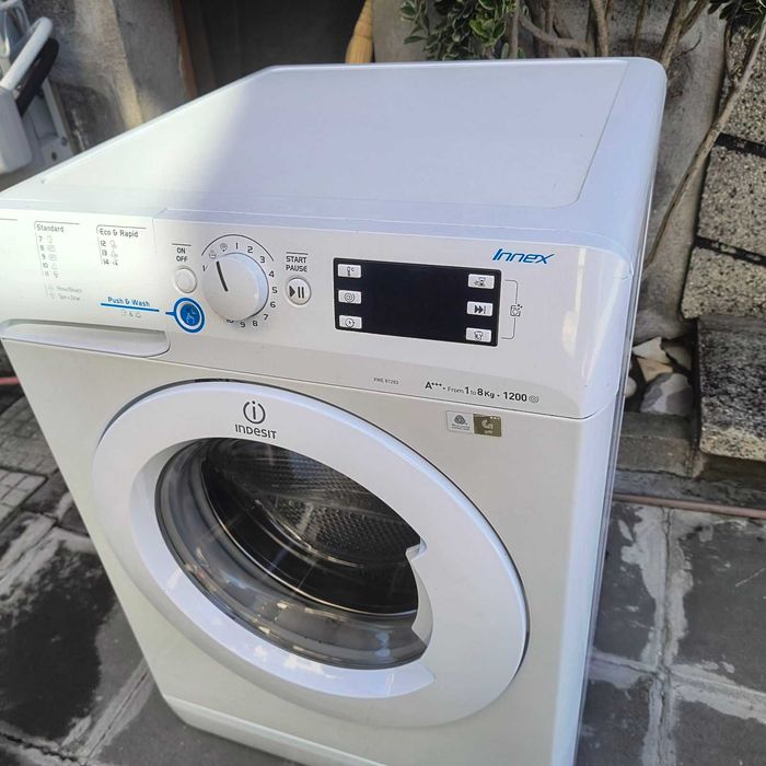 Здравейте,
Продавам пералня Indesit Innex 8кг в много добро състояние.