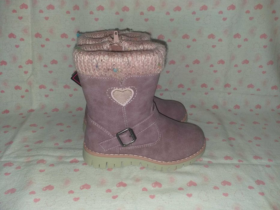 Зимни ботуши за момиче от Daichman с етикет