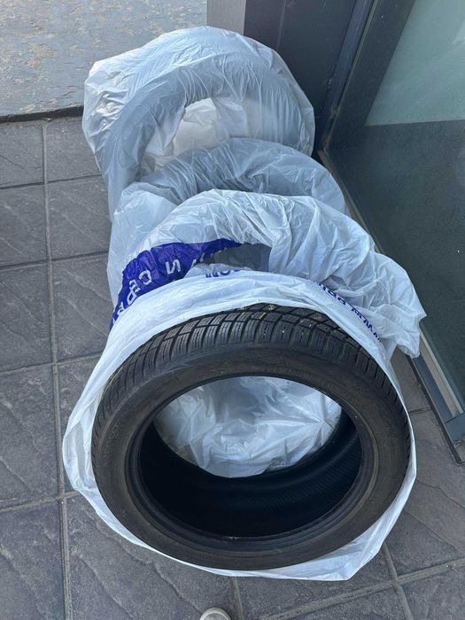 Зимни гуми VREDESTEIN 235/45/R18