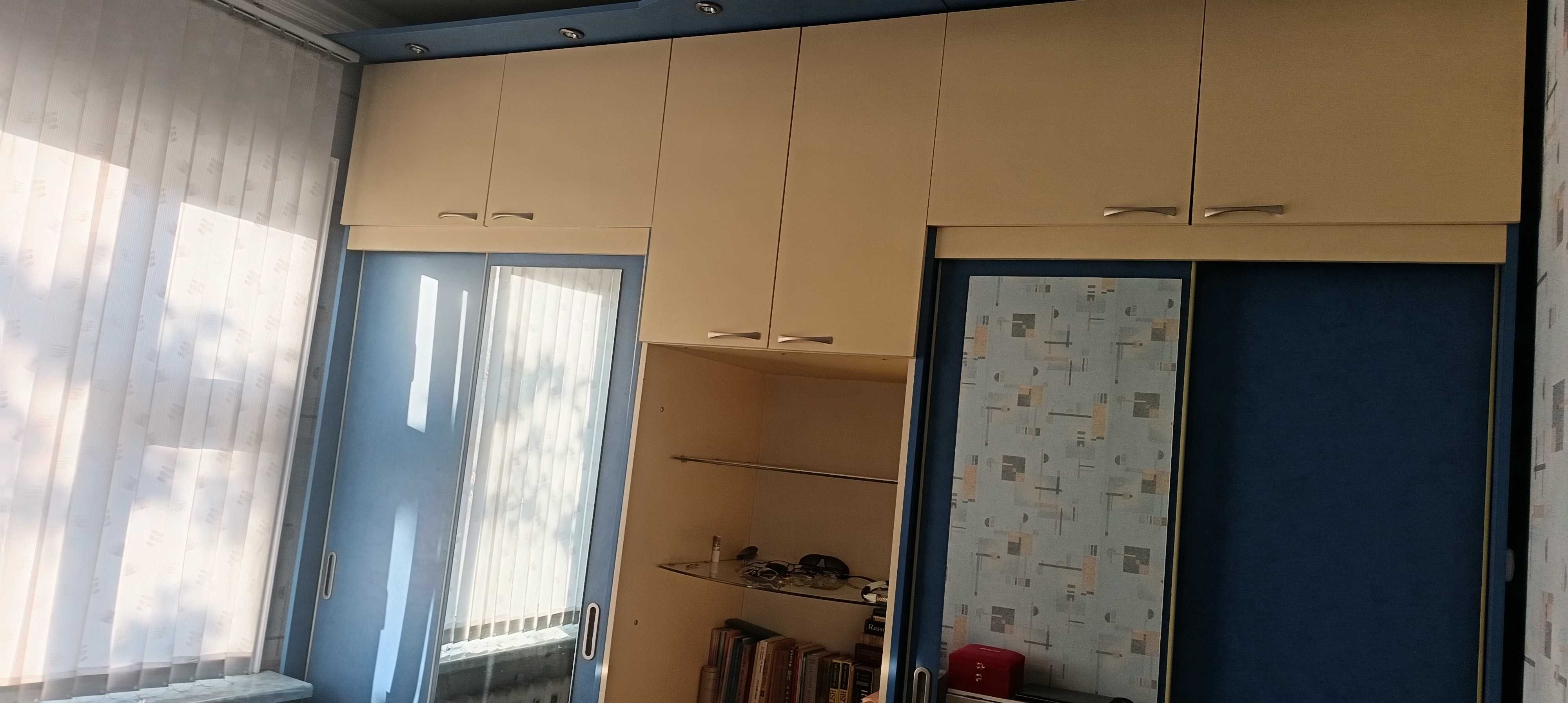 Продам срочно большой шкаф купе!