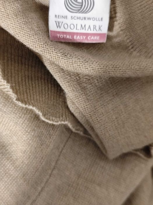 Bluza  camel din lina pura virgina Made in Germany-masura 44-Noua!