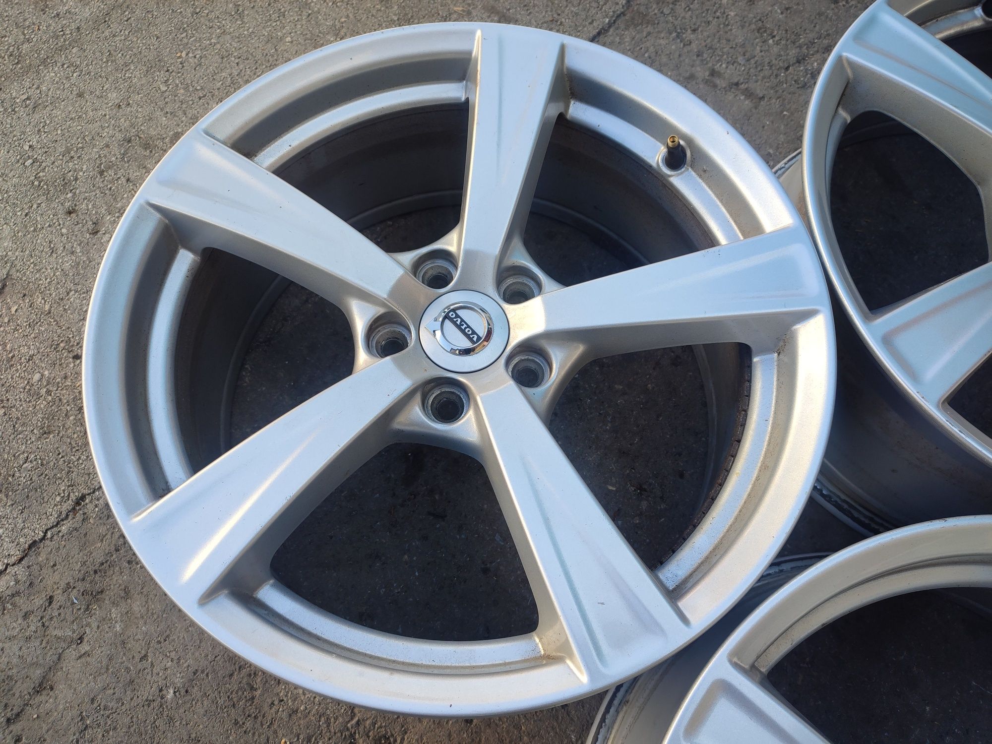 18" оригинални алуминиеви джанти за Volvo...