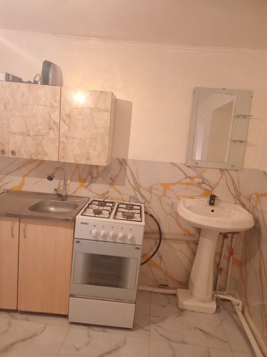 Ұзақ мерзімге екі бөлмелі времчнка жалға беріледі су свет газы бар