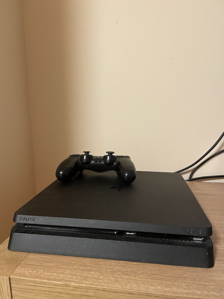 Playstation 4 slim