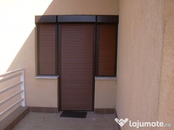 Rulouri exterioare