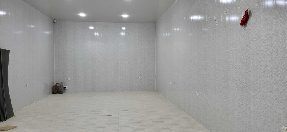 Arenda magazin. Erkin savdo yonida. 84 kvadrat metr+84 kv metr podval