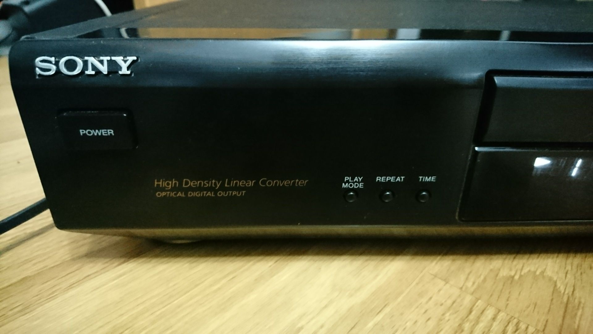 Compact disc player sony CDP-XE210