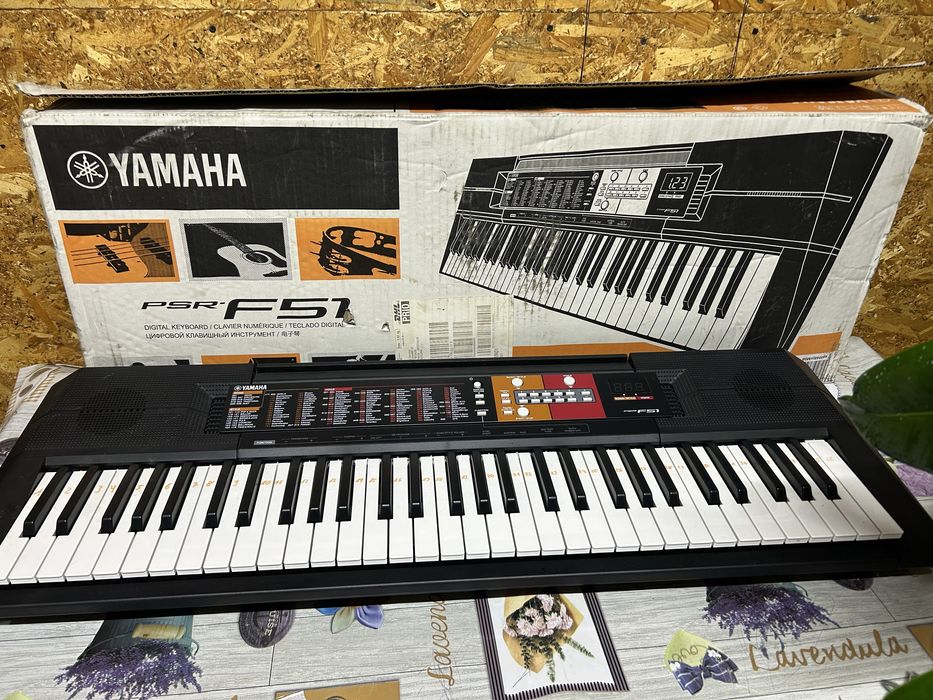 Orga electronica Yamaha PSR F51