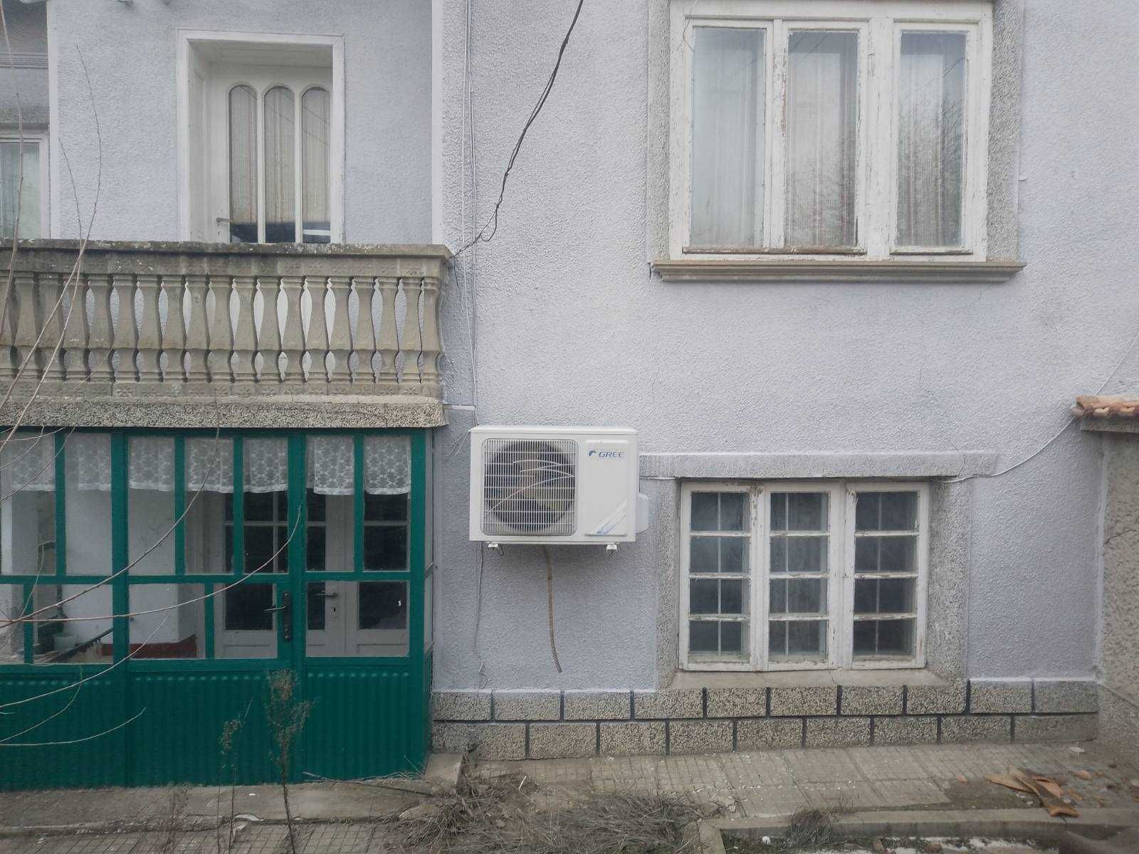 Къща с двор в село Овча Могила