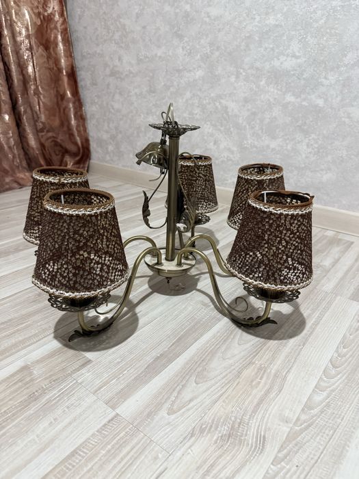 Люстра для дома зала