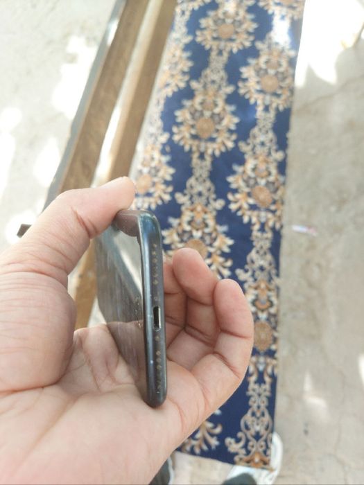 Iphone 7 32/77 sotiladi