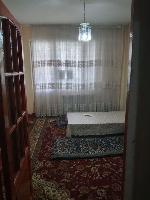 Toshkent shahrida Yunusobod metro maktab oldida kvartra