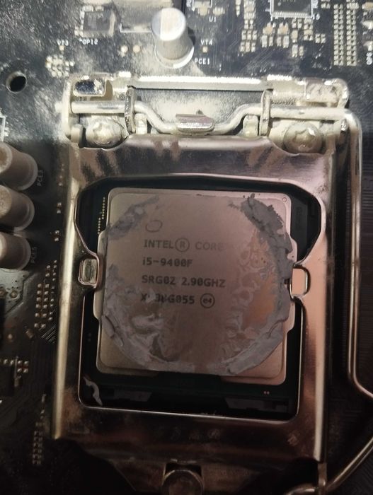 Процессор Intel(R) Core(TM) i5-9400F  2.90GHz